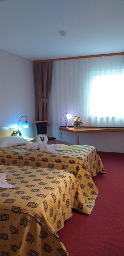 Iris Hotel Bors Extérieur photo