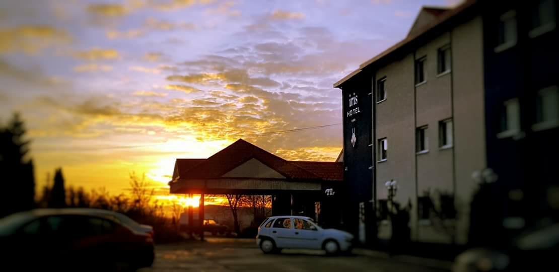 Iris Hotel Bors Extérieur photo