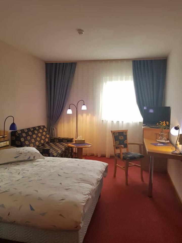 Iris Hotel Bors Extérieur photo