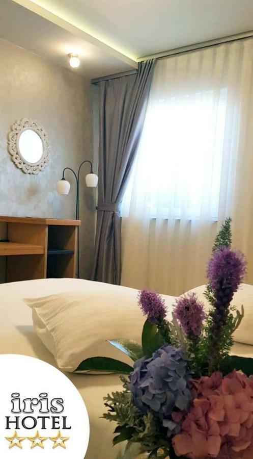 Iris Hotel Bors Extérieur photo